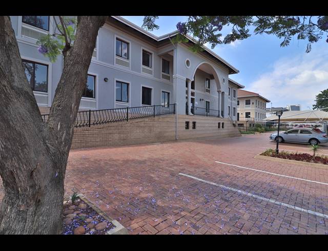 271M² OFFICE TO LET IN VORNA VALLEY